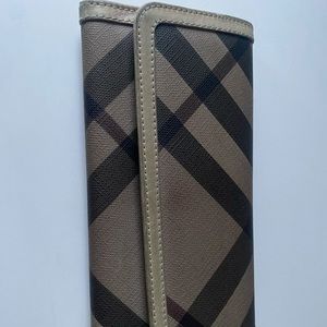 Burberry Wallet (Smoke checker)